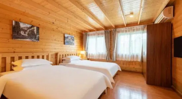 Люкс Diyin Lake Lakeside Holiday Wooden House