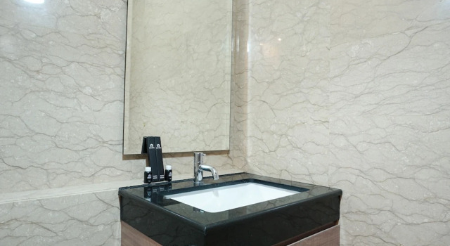 Номер Standard Luxurious 1BR @ L'Avenue Apartment near Sampoerna Universitas