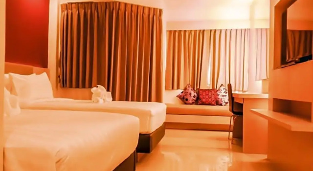 Номер Deluxe с видом на бассейн Andatel Grande Patong Phuket