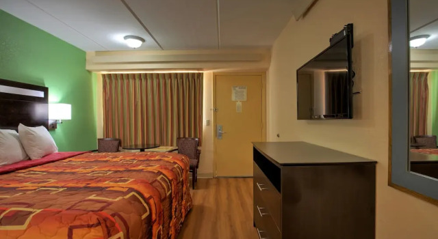 Двухместный номер Standard с балконом Fair View Inn & Suites