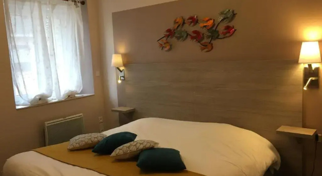 Двухместный номер Standard LOGIS Hotel Restaurant Auberge Du Cheval Blanc