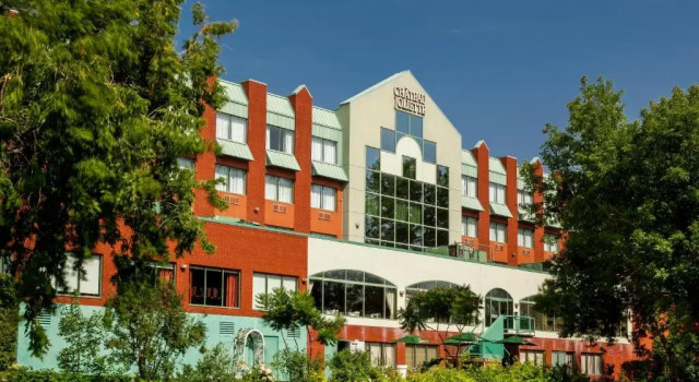Четырёхместный номер Comfort с видом на реку Hôtel Château Joliette