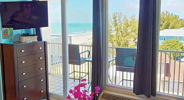 Двухместный номер Executive с видом на залив Island Inn Beach Resort