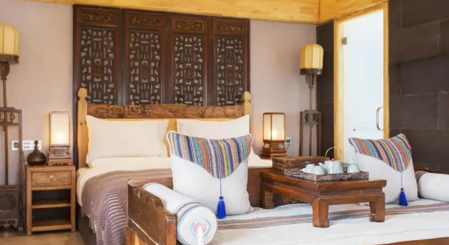 Люкс Lijiang FYS Wen Jin Yuan Hotel