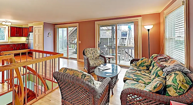 New Listing! Serene East End : Steps To Sand 3 Bedroom Condo, Забронировать Апартаменты/квартира Провинстаун Полуостров Кейп-Код