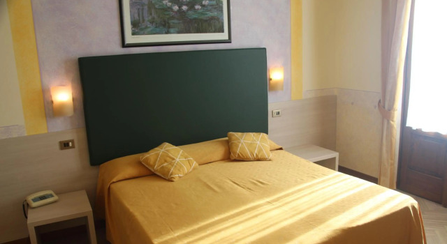 Albergo Sole, Забронировать Отель Сан-Дзено-ди-Монтанья Garda Veneto