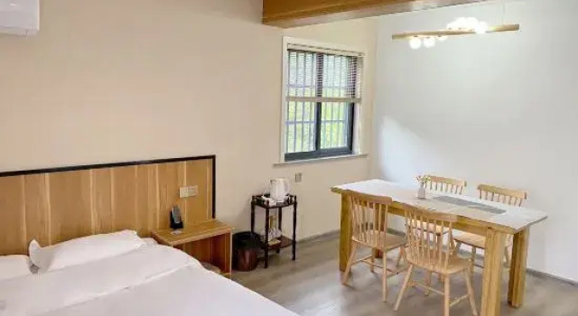 Люкс Luxury Peach Huatan Cuifengzhai Homestay, Luxian County