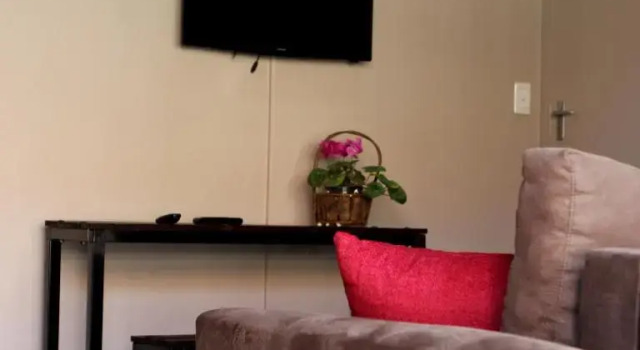 Sarahs Place Guesthouse, Prenota Hotel Hotel a Gauteng con piscina, Piscina