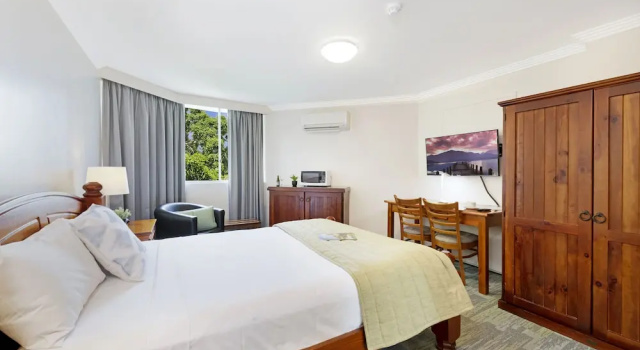 Номер Deluxe Burnett Riverside Hotel