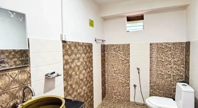 Кровать в общем номере Naya Gaun Eco Resort