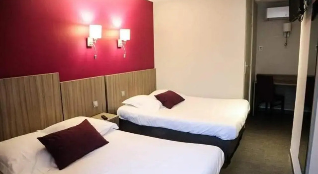 HOTEL DU COMMERCE, Prenota Hotel La Chatre 