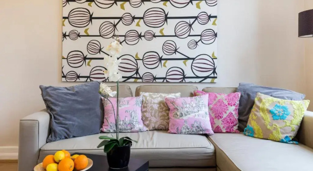 Апартаменты Superior Modernised Apartments 1 and 2 Bedrooms Option Terrace and Balcony High Street