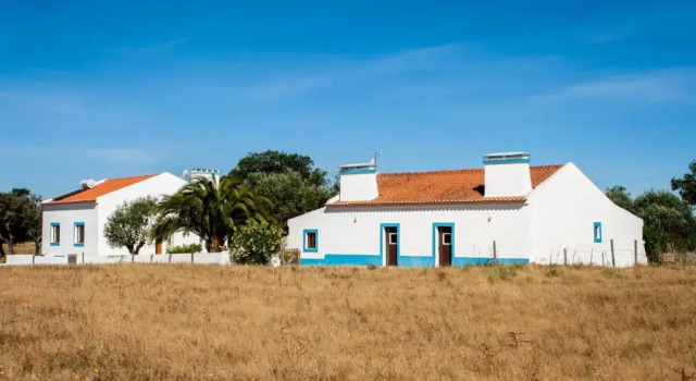 Коттедж Montadinho Houses