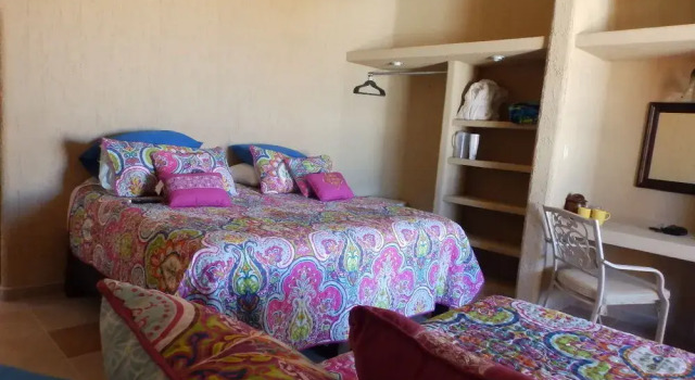 Casa Kootenay Waterfront BnB, Varaa Bed and Breakfast Hotellit Baja California Sur uima-altaalla, Uima-allas