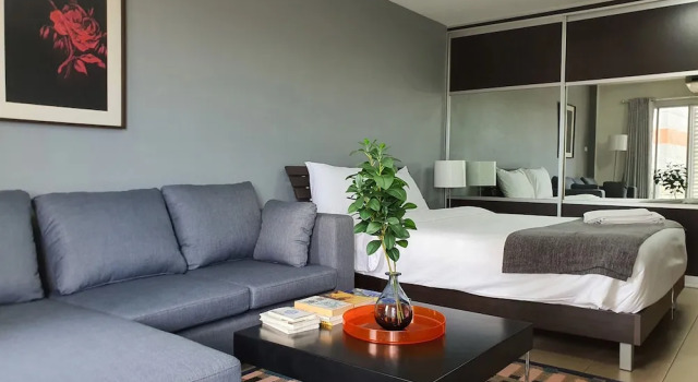 Двухместная студия с балконом The Studio at Sathorn Terrace