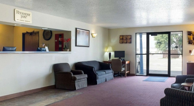 Rodeway Inn West Fargo Main Ave, Забронировать Отель Отели Уэст-Фарго 3 звезды, 3*