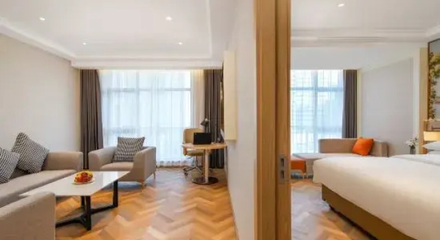 Люкс Deluxe Vienna Hotel (Zhuji Station Baolong Plaza)