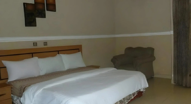 Ritz-Carinton Suites
