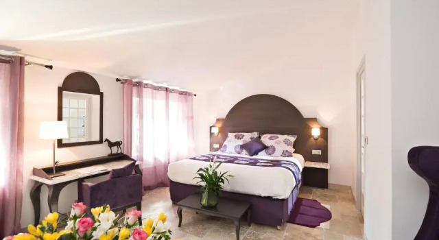 Трёхместный номер Classic Moulin de Vernègues Hôtel & Spa