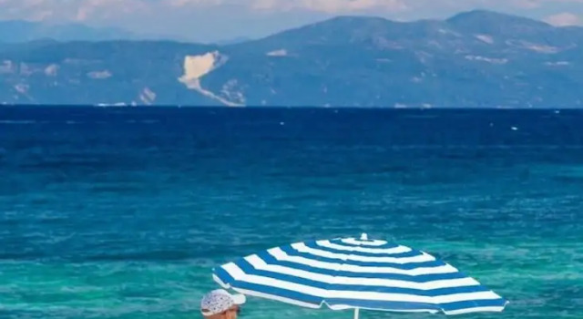 Апартаменты Spiros Jetty House Walk to Beach Sea Views A C Car Not Required - 302