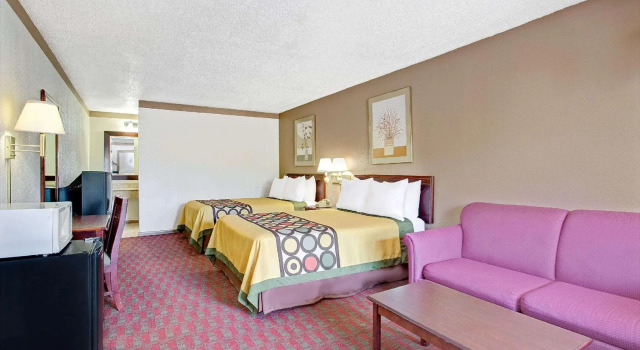 Четырёхместный номер Deluxe Super 8 by Wyndham Williamsburg/Historic Area