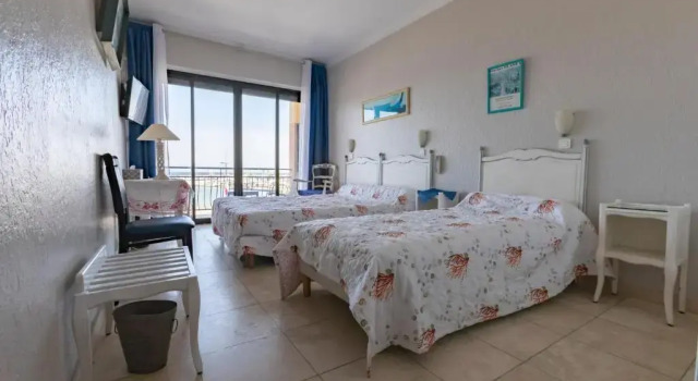 Трёхместный номер Standard с видом на море Hôtel Les Alizés