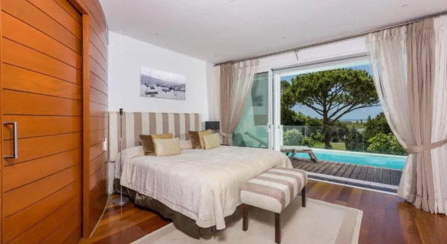 Sunny Lounge Apartment