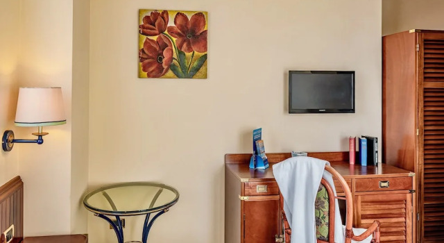 Двухместный номер Standard с балконом и с видом на море Hotel in Cecina just 100 mt from the sea