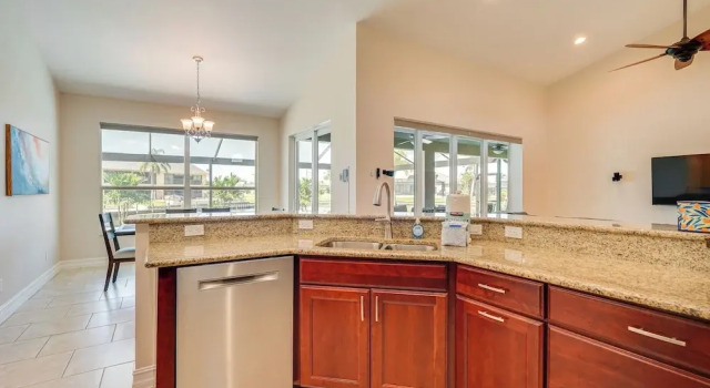 Коттедж Cape Coral Villa: Heated Pool & Gulf Access