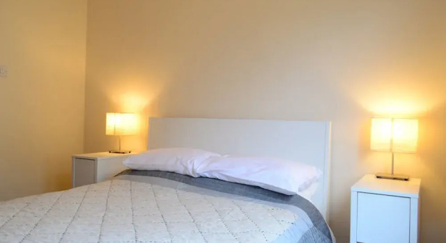 2 Bedroom Home Close To City Centre, Забронировать Отель Отели Эдинбурга 3 звезды, рядом с Church of St Andrew &amp; St George, 3*