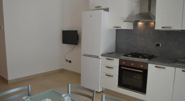 Appartamento Miramare 3 con servizio spiaggia, Book Apartment Hotels in Abruzzo with Parking, Parking