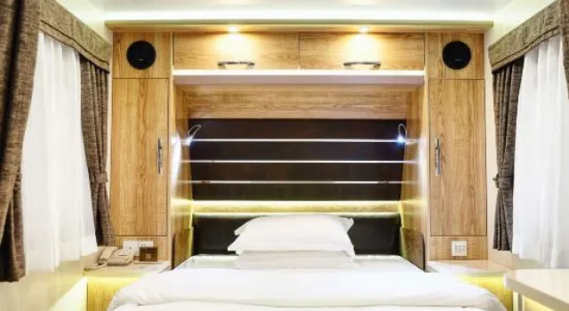 Семейный Место под палатку Midea Egret Lake Car Theme Hotel