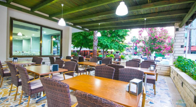 Трёхместный номер Standard с балконом Private Hotel