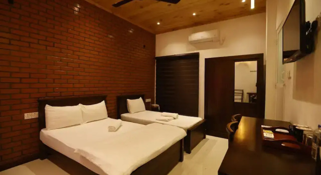 J Hotel
