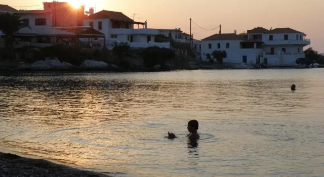 Коттедж с 2 комнатами Sunset Holiday House