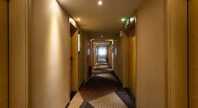 City Comfort Inn Zigong Machishui Science and Technology University, Varaa Hotelli Hotellit Sichuan pysäköinnillä, Pysäköinti