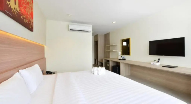 Двухместный номер Deluxe с видом на бассейн Grand BS Airport Hotel Suvarnabhumi