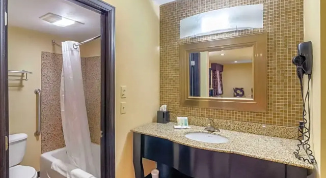 Suite Quality Inn