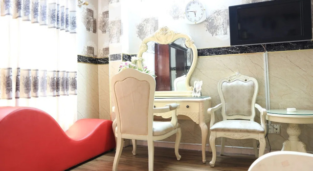 Номер Deluxe RedDoorz @ Cong Hoa Street