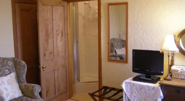 Номер Deluxe Anton Guest House Bed and Breakfast