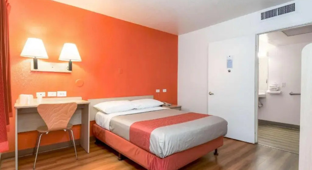 Двухместный номер Standard Motel 6-Corona, CA