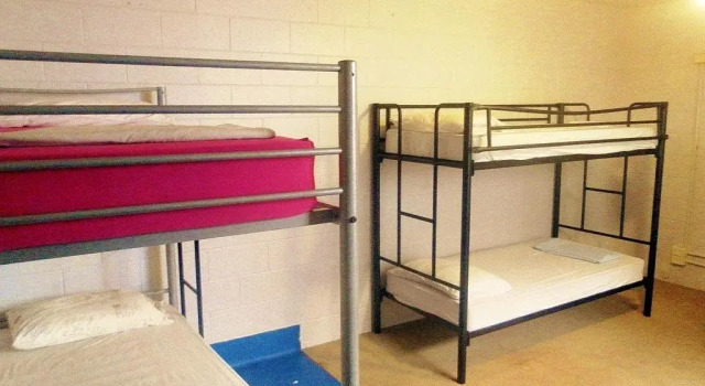 Flying Monkey Backpackers, Забронировать Отель Кэрнс Cairns and Northern Beaches, рядом с Cairns Family Court