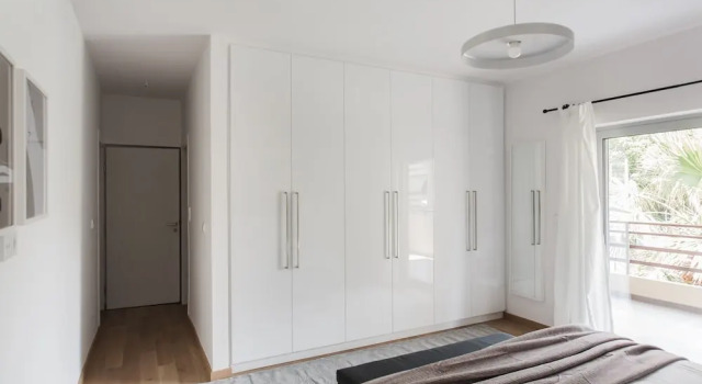 Stellar 3BR Apartment with Balcony