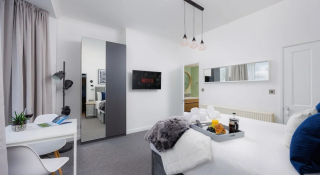 Stunning Central Studio Apartment, Забронировать Апартаменты/квартира Плимут Девон, рядом с Plymouth Naval Memorial