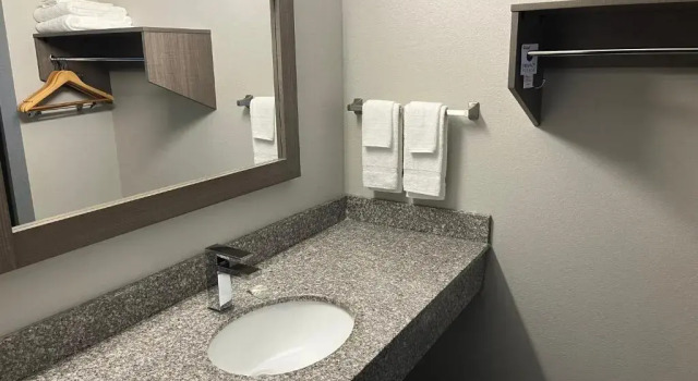 Номер Deluxe Red Roof Inn & Suites Wilkesboro