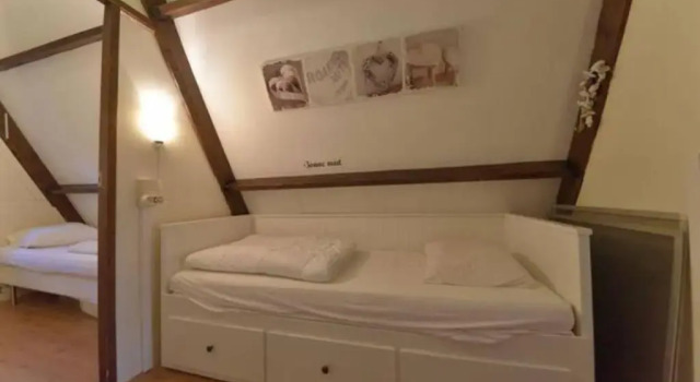 Rustig gelegen, comfortabele en gerenoveerde tiny house chalet op wandelafstand van Durbuy