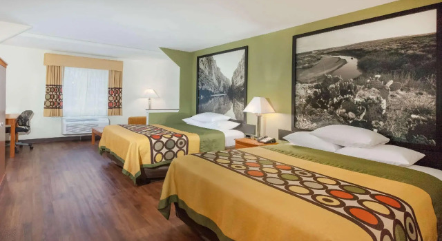 Четырёхместный номер Standard Super 8 by Wyndham Beaumont I-10 College St