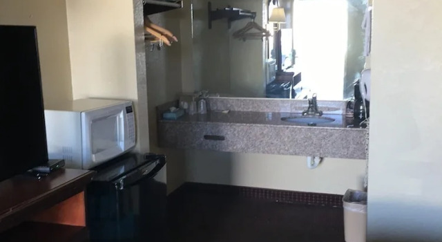 Standard Vierer Zimmer Travel Inn Lebanon Nashville Near I-40