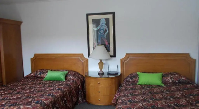 Четырёхместный номер Deluxe Atomic Inn Beatty Near Death Valley