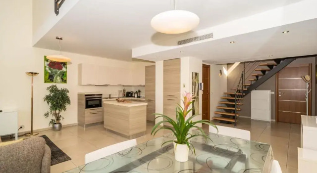Cannes Luxurious duplex apartment - green & quiet environment centre 5 mns by Olam Properties, Забронировать Апартаменты/квартира La Californie Pezou Канны